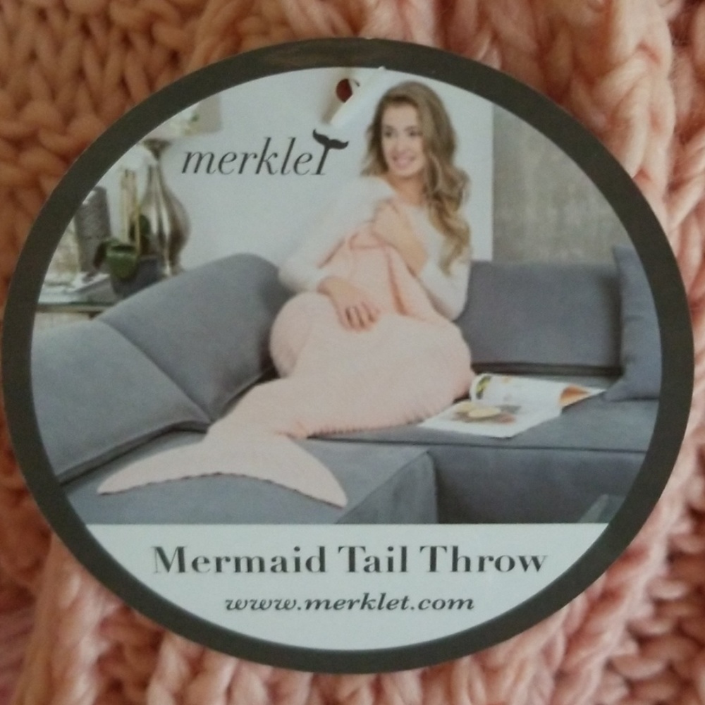 Merklet Mermaid Tail Throw - Picture 2 of 3